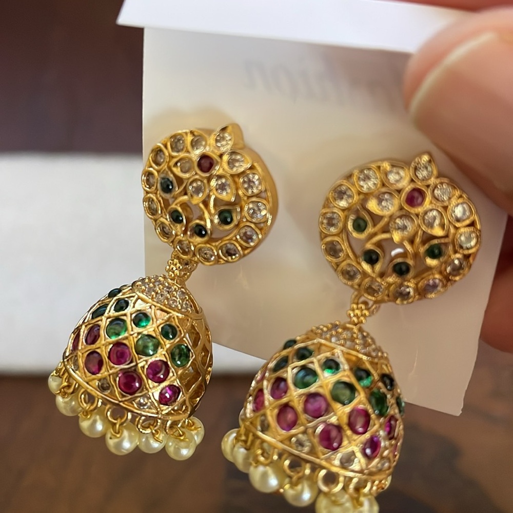 Earrings - Picture 4 of 6